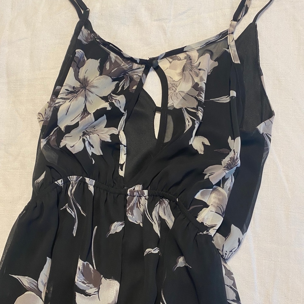 Romper - Picture 2 of 3